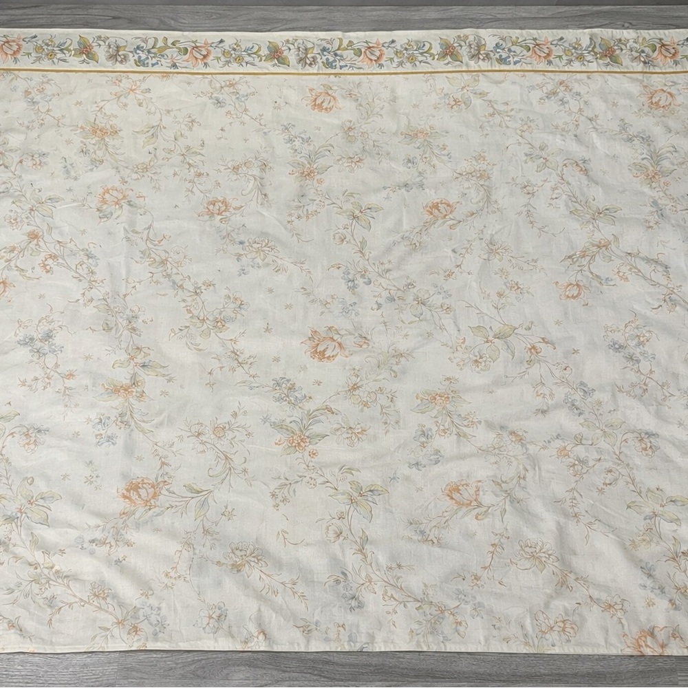 Floral Patterned 1970’s sheet